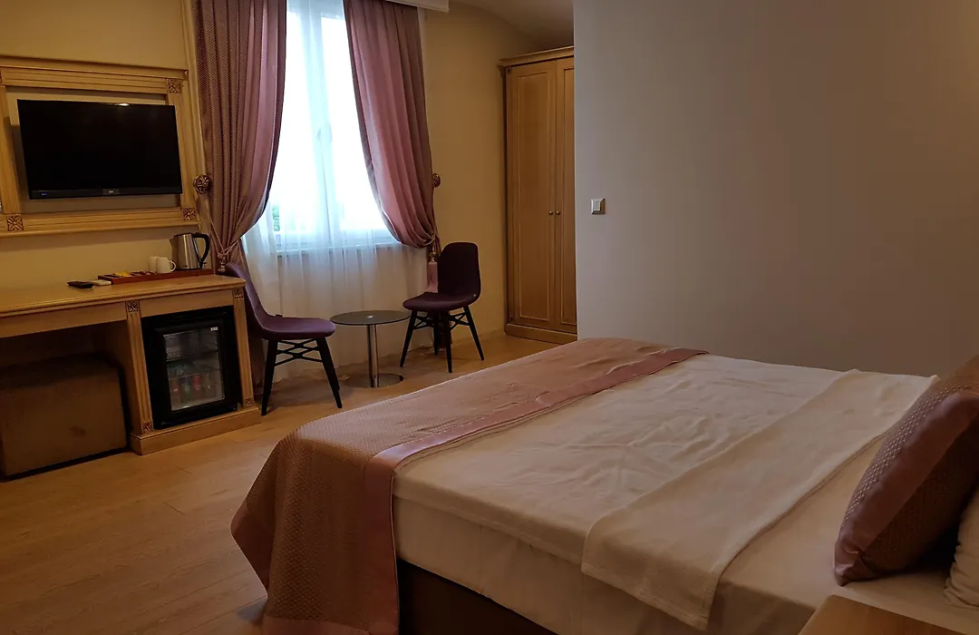 Apple Tree Hotel-1